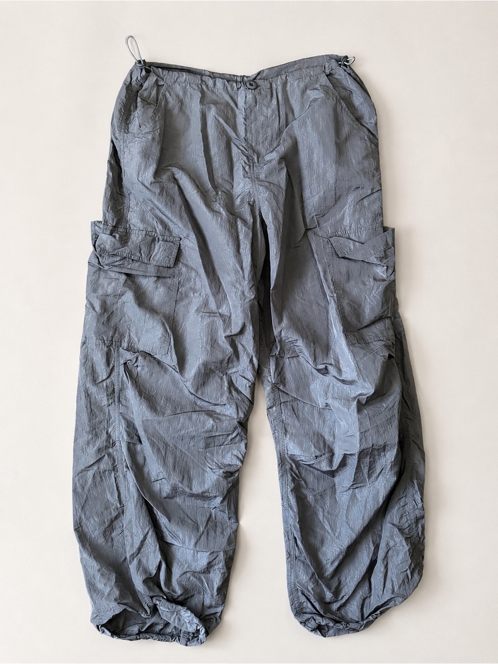 White Fox Gray Nylon Cargo Parachute Pants Women’s Medium Y2K Utility Baggy